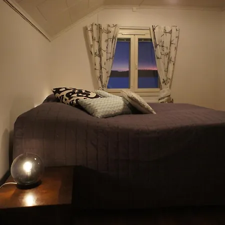 Cozy 2nd Floor With Beautiful River View *