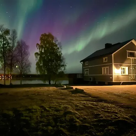 Cozy 2nd Floor With Beautiful River View